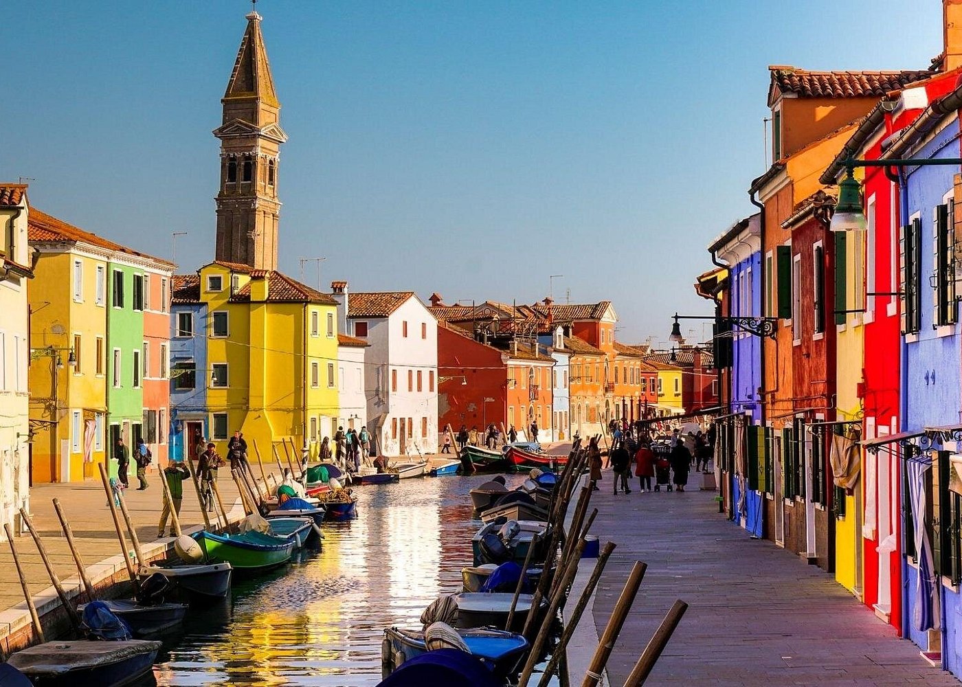 Explore Murano Burano and Torcello in Bragozzo Island Tour - Image 2